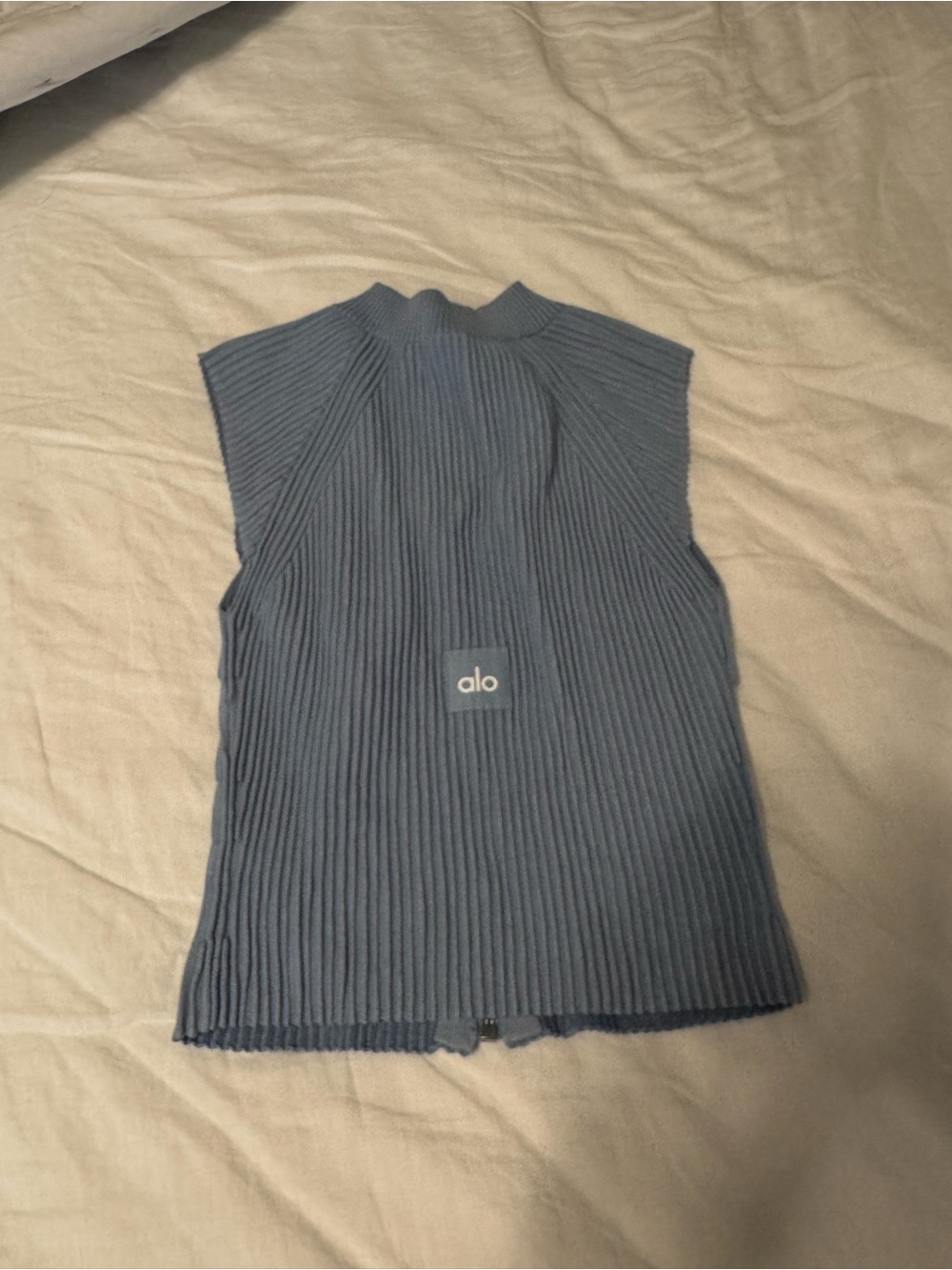 ALO Yoga Tank Top - Picture 4 of 5